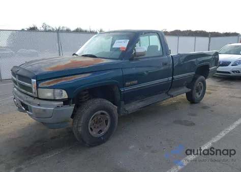 1995 Dodge Ram 2500 z USA, uszkodzony, nr VIN 1B7KF26C9SS320042
